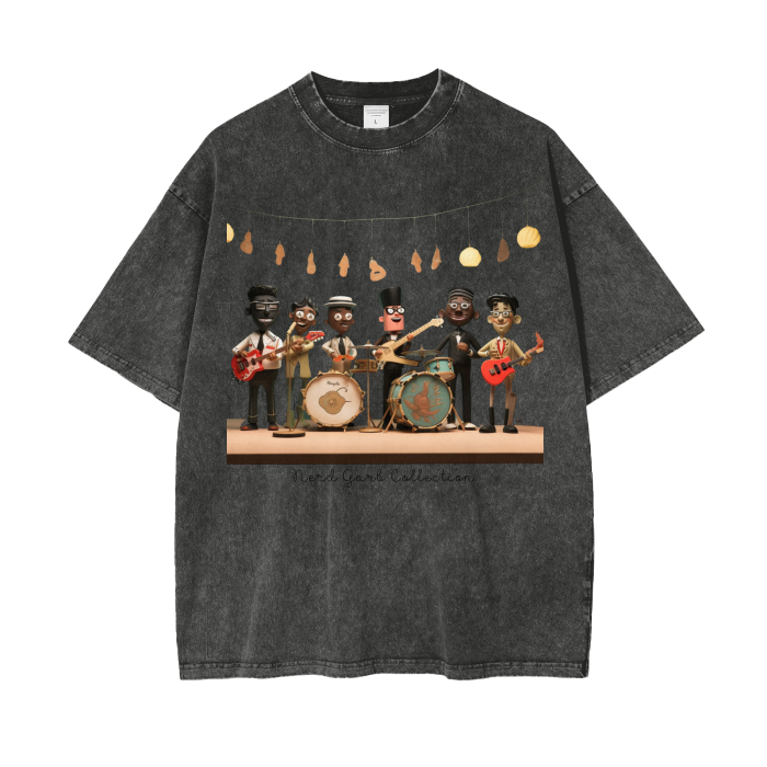 Oversized unisex t-shirt in gray with a front graphic print of a cartoon band playing instruments.